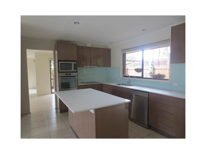5 Neelong Court, Warana QLD 4575