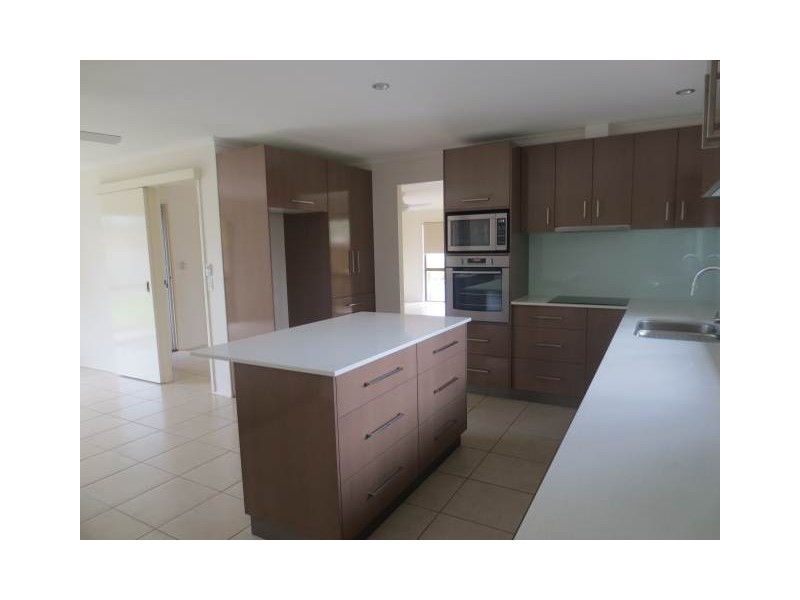 5 Neelong Court, Warana QLD 4575