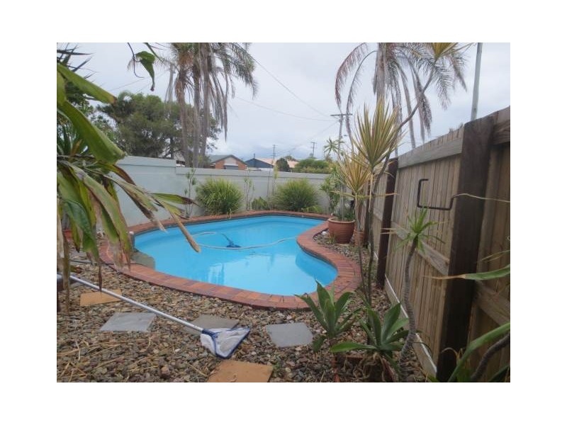 5 Neelong Court, Warana QLD 4575