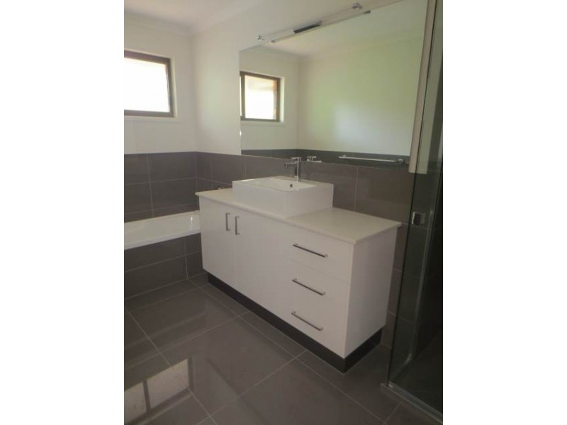 5 Neelong Court, Warana QLD 4575