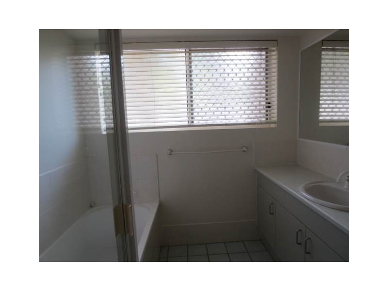 1/147 Lowanna Drive, Buddina QLD 4575