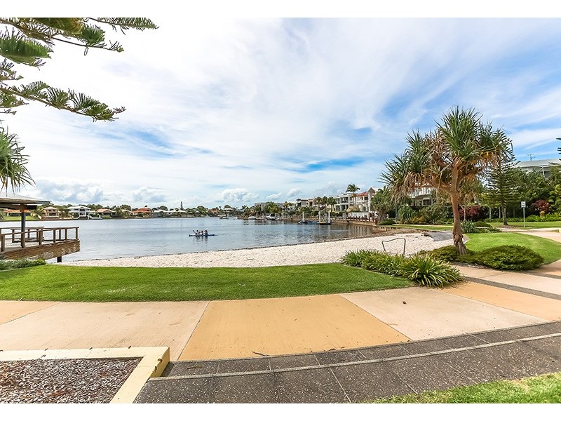Unit 20 ‘The Caribbean Kawana Island’ 4 Grand Parade, Parrearra QLD 4575