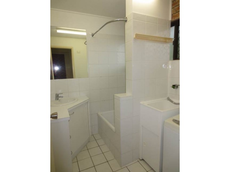 1/12 Barooga Crescent, Mooloolaba QLD 4557