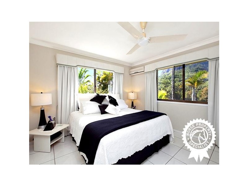 276 Barrs Road, Glass House Mountains QLD 4518