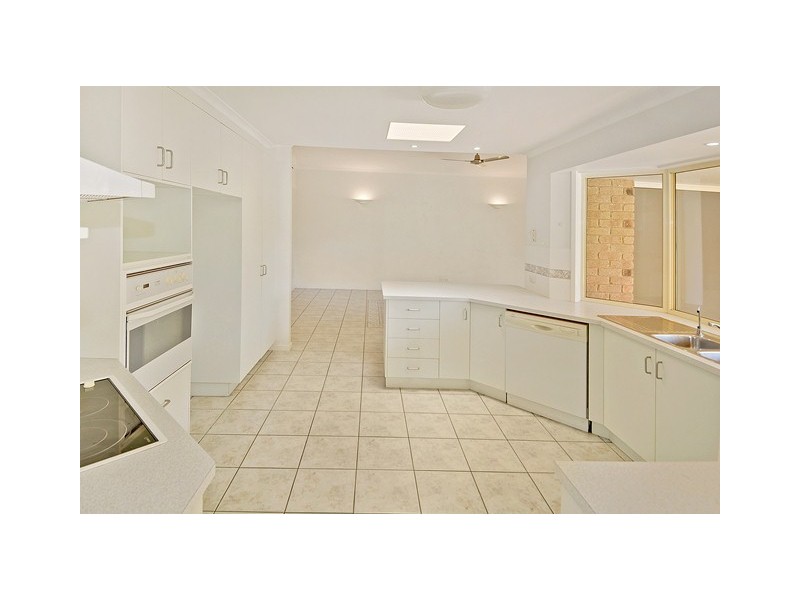 5 Teasel Court, Mountain Creek QLD 4557