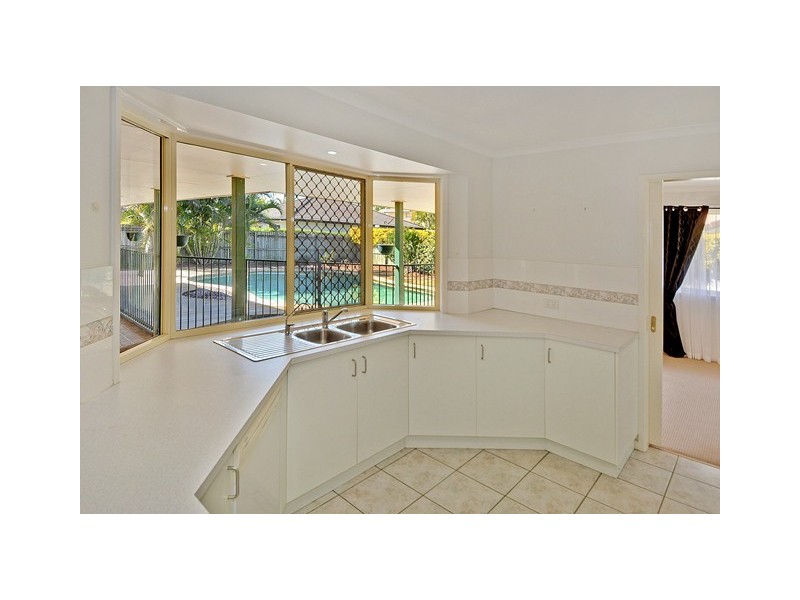 5 Teasel Court, Mountain Creek QLD 4557