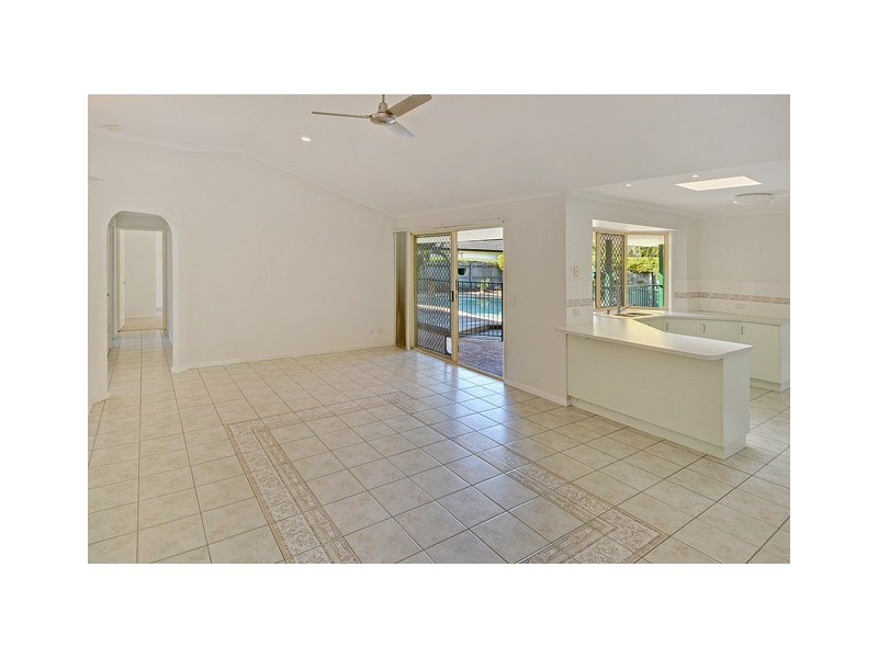 5 Teasel Court, Mountain Creek QLD 4557