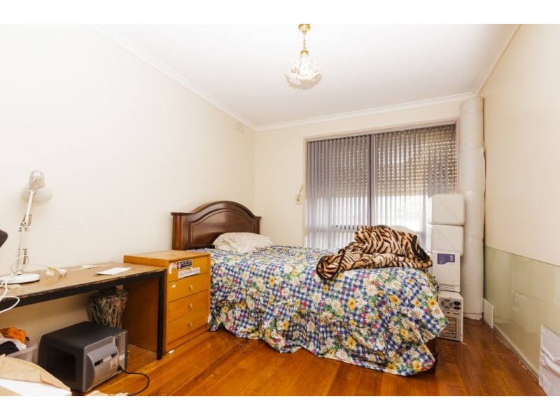 94 Main Road East, St Albans VIC 3021