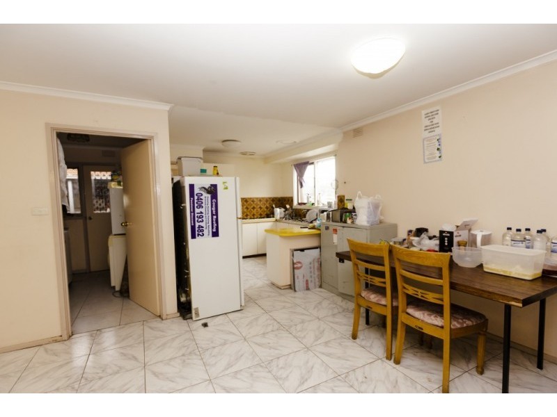 94 Main Road East, St Albans VIC 3021