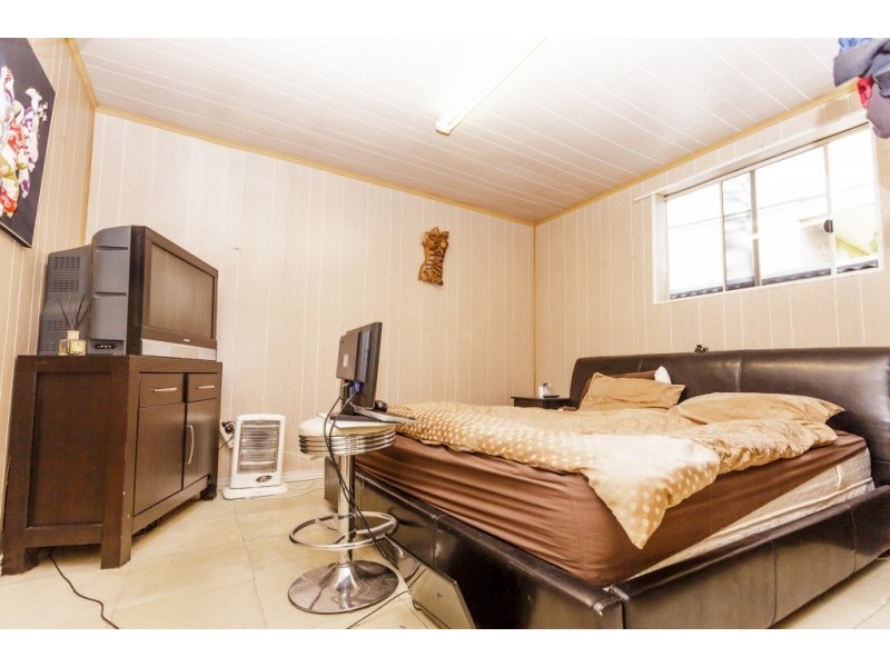 94 Main Road East, St Albans VIC 3021