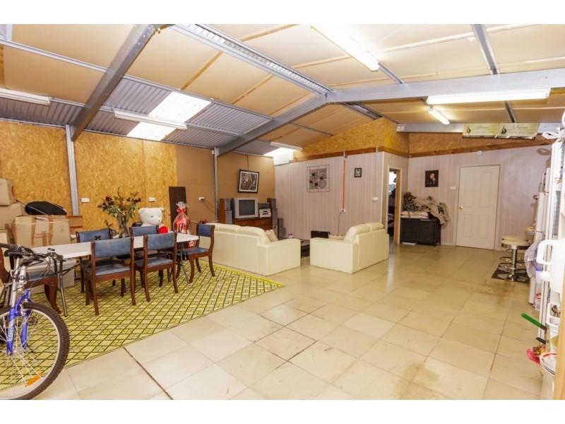 94 Main Road East, St Albans VIC 3021