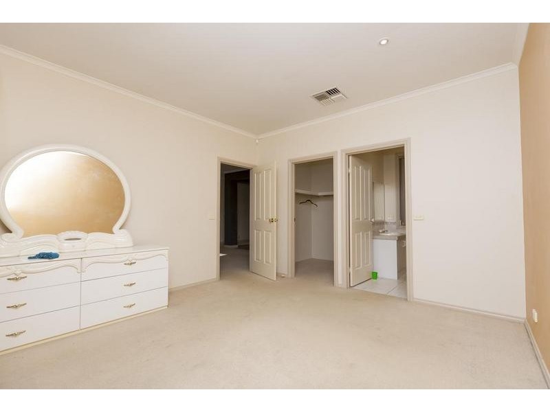 Caroline Springs VIC 3023