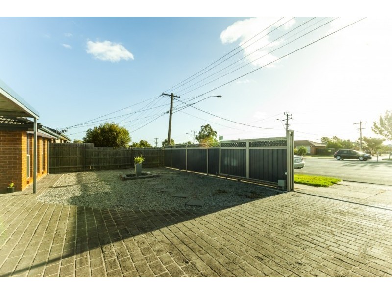 114 Kings Road, St Albans VIC 3021