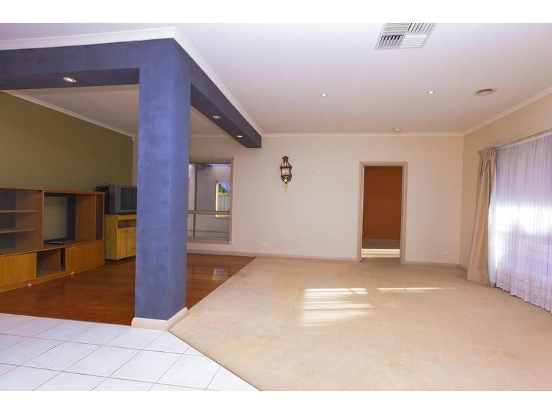 Caroline Springs VIC 3023