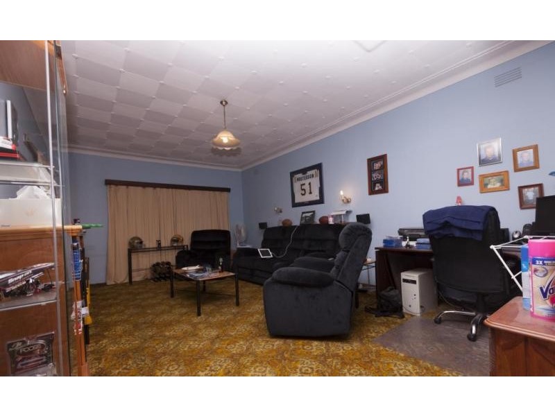 32 Beaver Street, St Albans VIC 3021