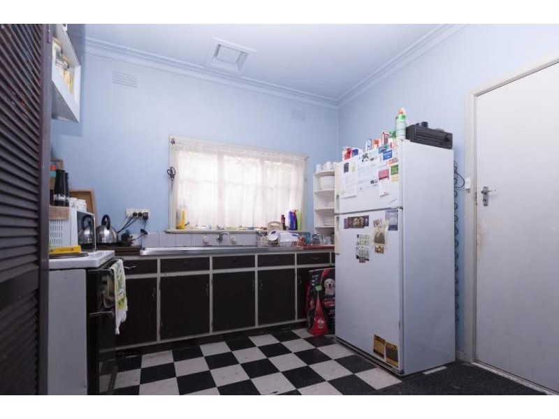 32 Beaver Street, St Albans VIC 3021
