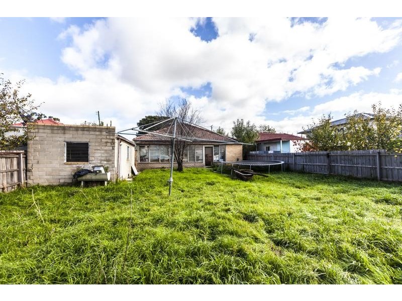 32 Beaver Street, St Albans VIC 3021