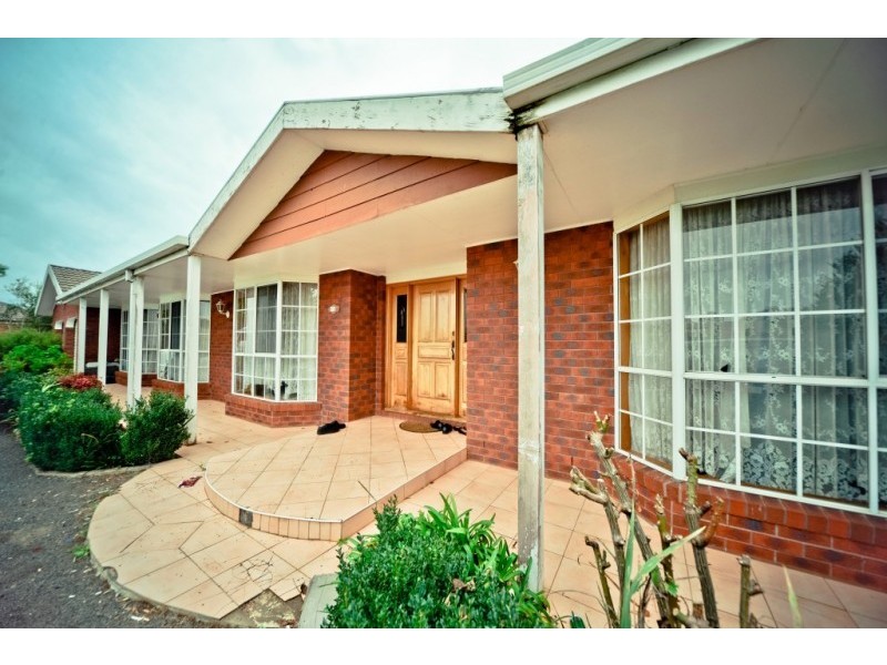 43 Springbank Way, Brookfield VIC 3338