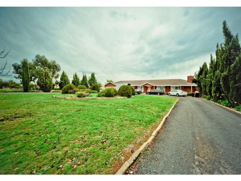 43 Springbank Way, Brookfield VIC 3338