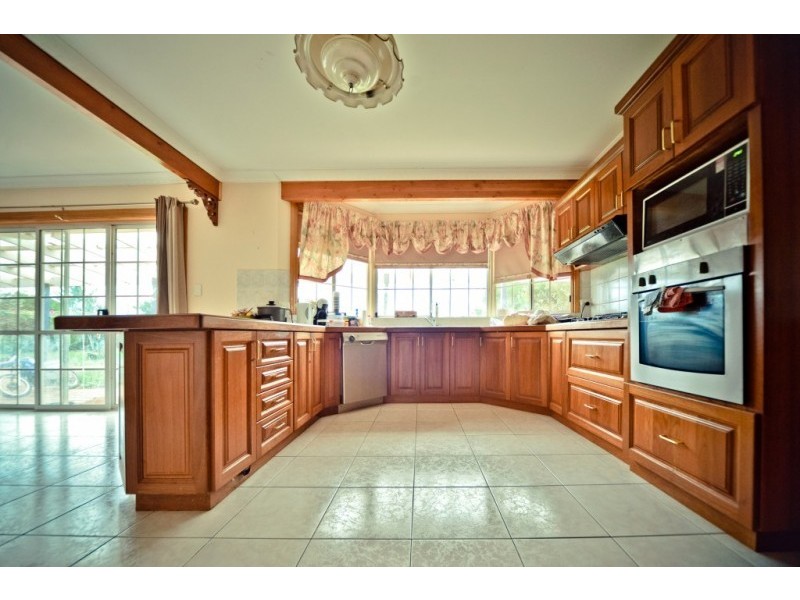 43 Springbank Way, Brookfield VIC 3338