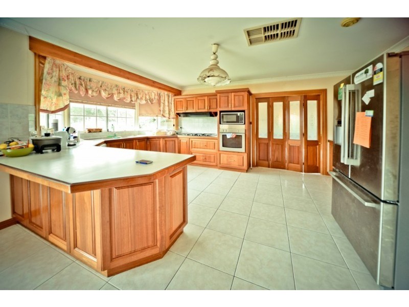 43 Springbank Way, Brookfield VIC 3338