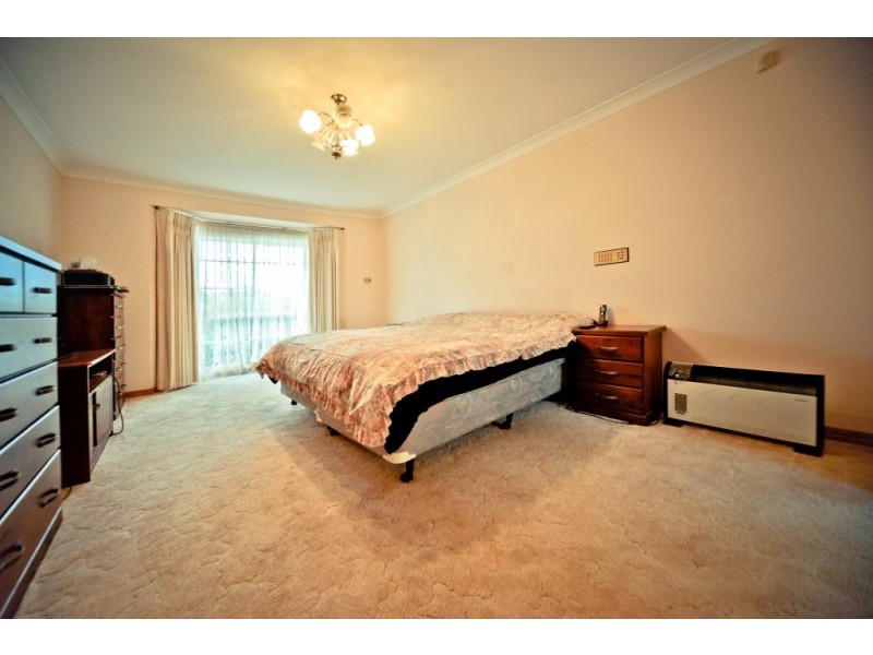 43 Springbank Way, Brookfield VIC 3338