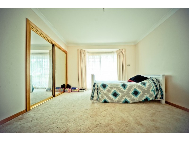 43 Springbank Way, Brookfield VIC 3338