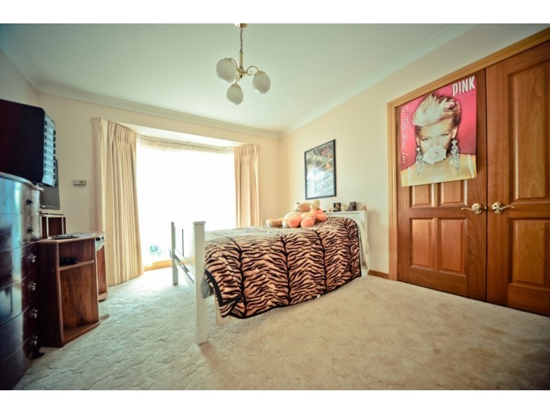 43 Springbank Way, Brookfield VIC 3338