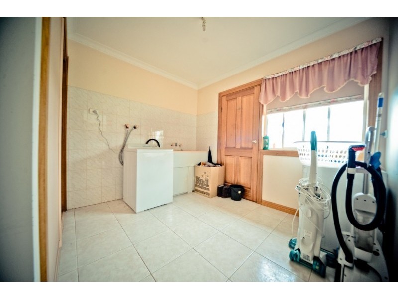 43 Springbank Way, Brookfield VIC 3338