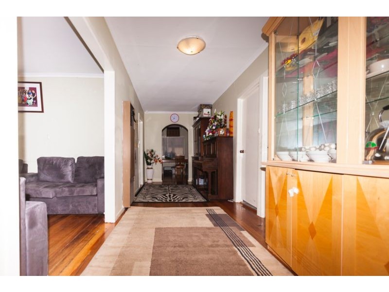 26 Woods Street, St Albans VIC 3021