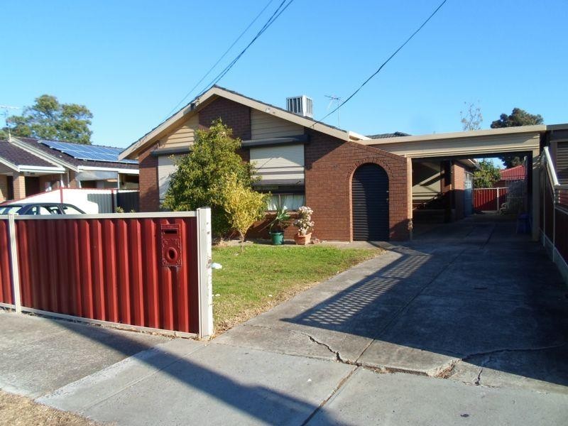 27 Balnarring Drive, Kings Park VIC 3021