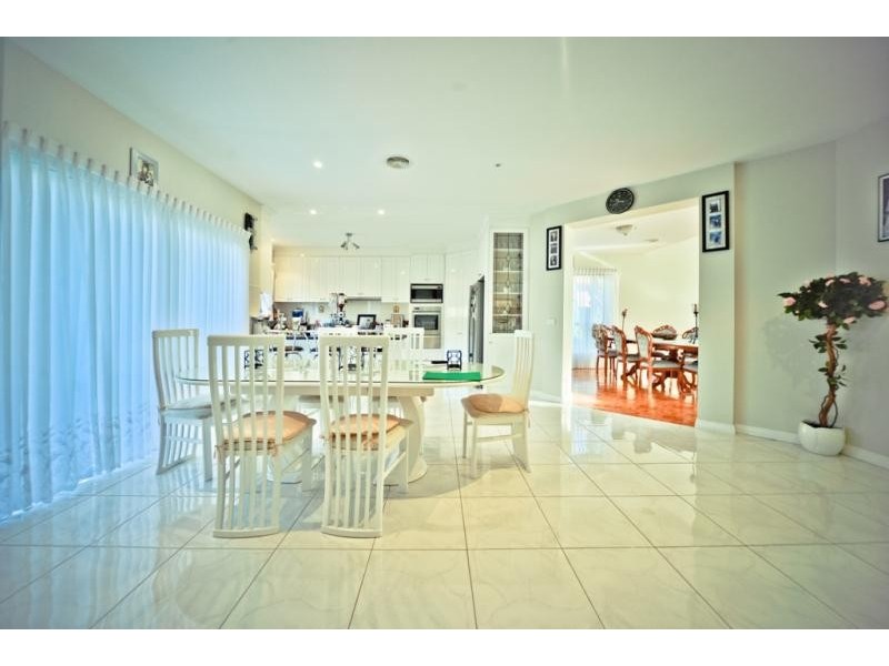 35 Domain Way, Taylors Hill VIC 3037