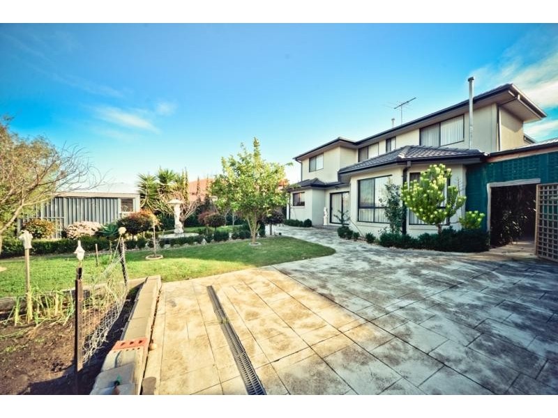 35 Domain Way, Taylors Hill VIC 3037