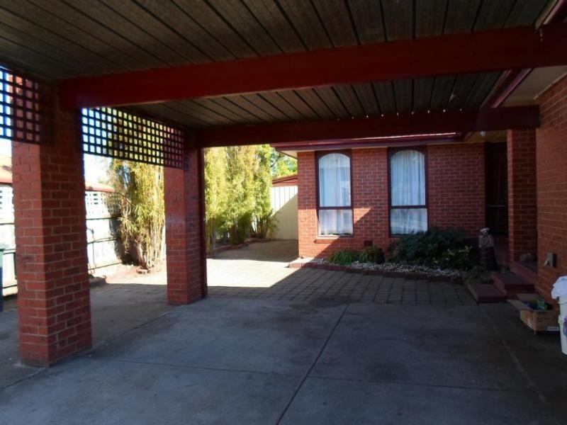 115 Kings Road, St Albans VIC 3021