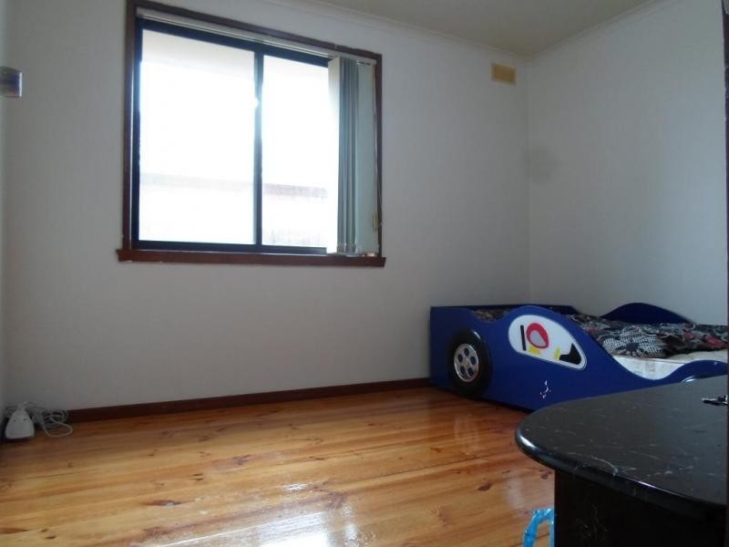 15 Winnington Street, Deer Park VIC 3023