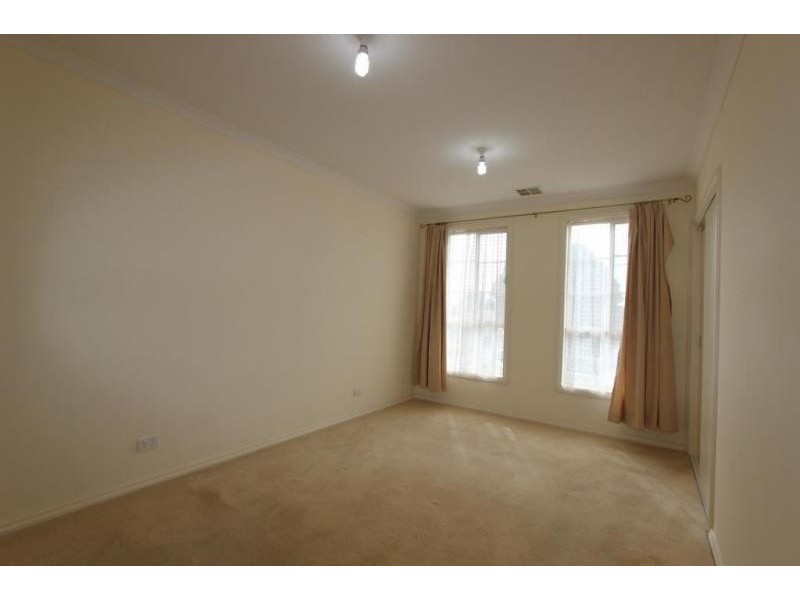 1/107 Fox Street, St Albans VIC 3021