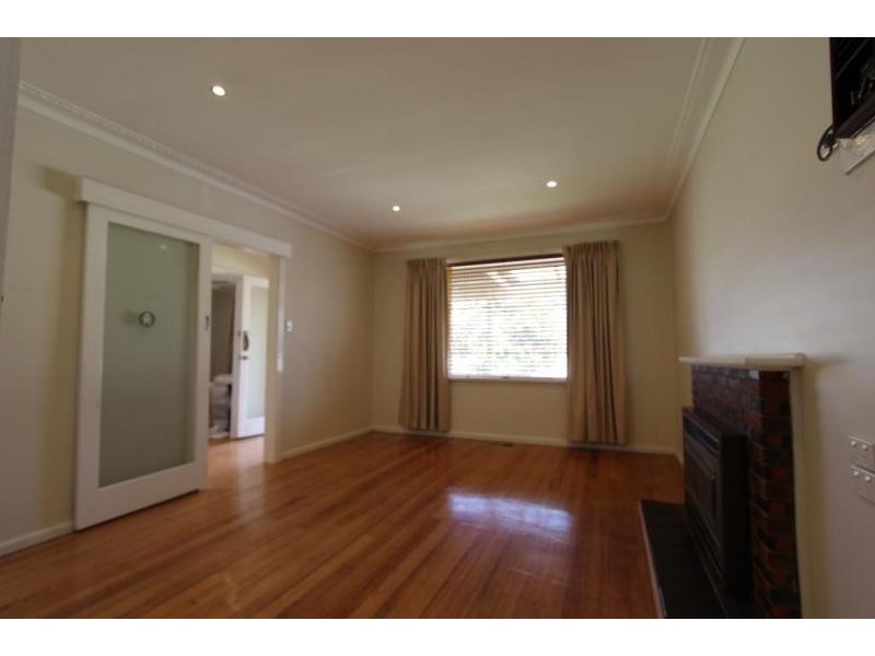 12 Halesworth Street, St Albans VIC 3021