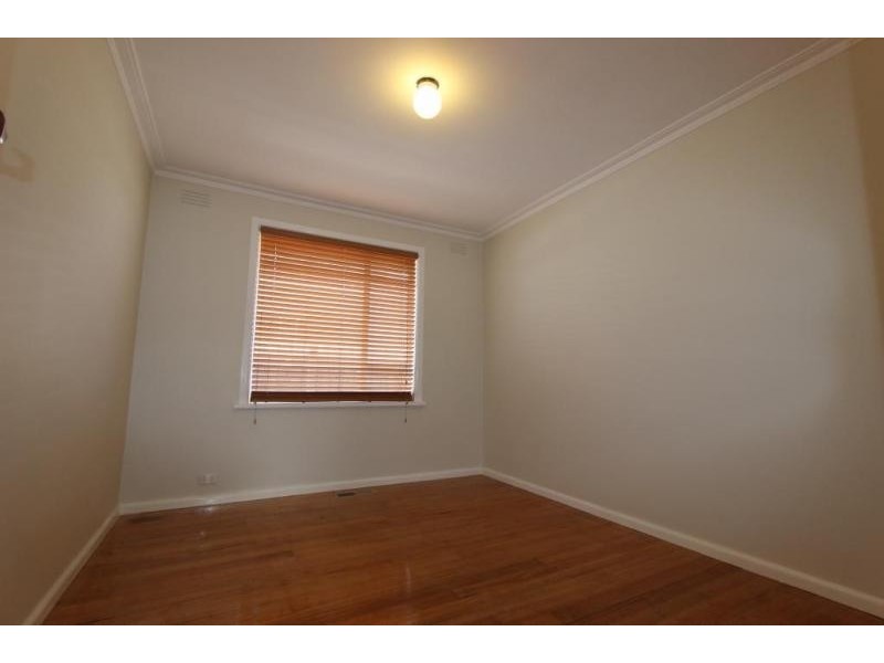 12 Halesworth Street, St Albans VIC 3021