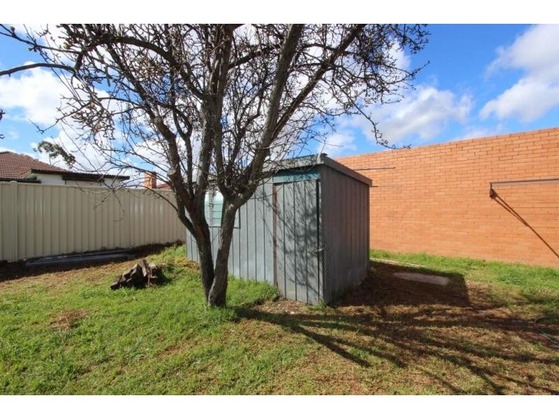 12 Halesworth Street, St Albans VIC 3021