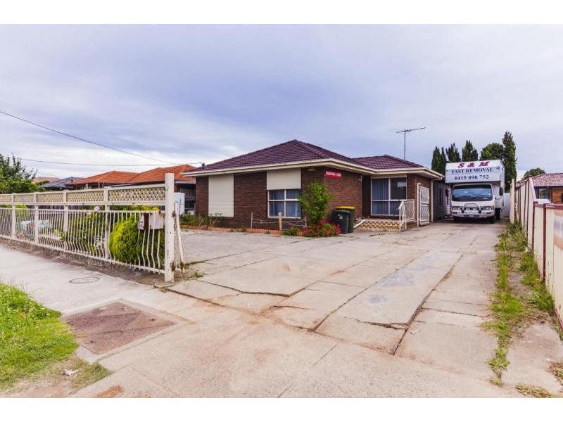 94 Main Road East, St Albans VIC 3021