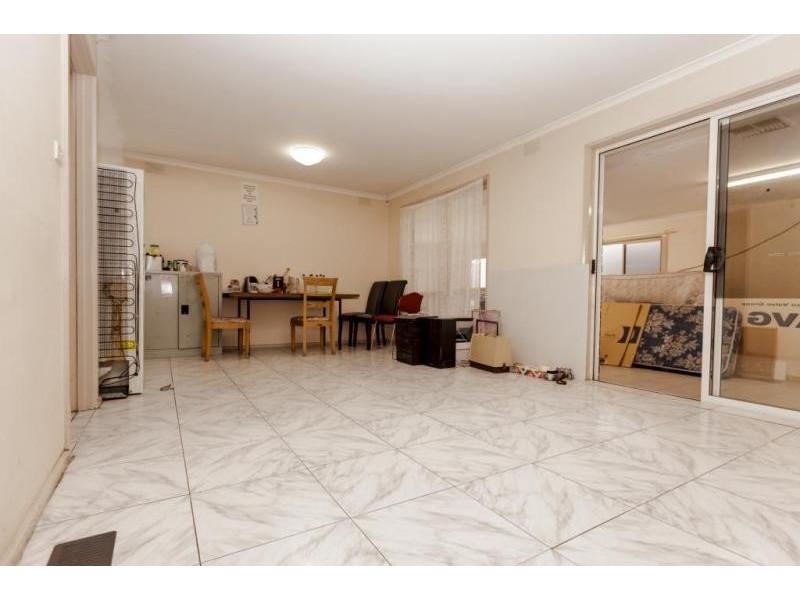 94 Main Road East, St Albans VIC 3021