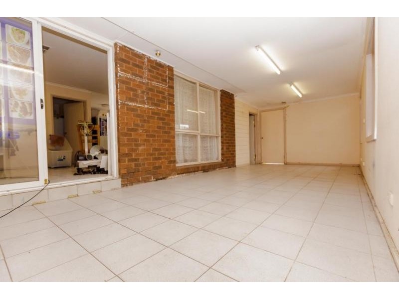 94 Main Road East, St Albans VIC 3021