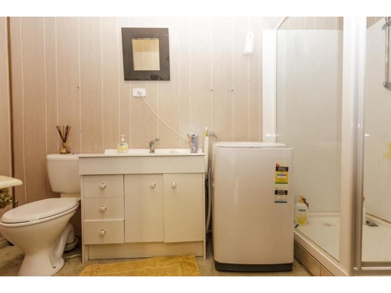 94 Main Road East, St Albans VIC 3021