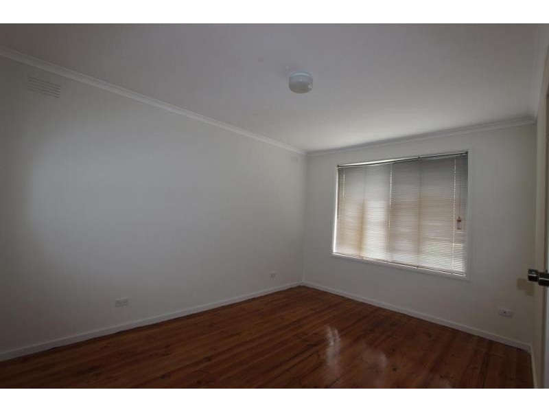 3 Peterborough Crs, Deer Park VIC 3023