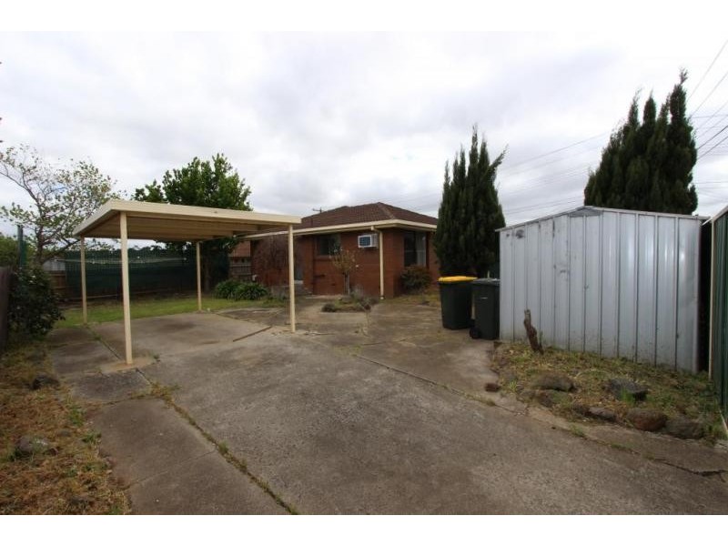 3 Peterborough Crs, Deer Park VIC 3023