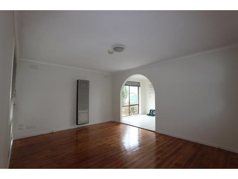 3 Peterborough Crs, Deer Park VIC 3023