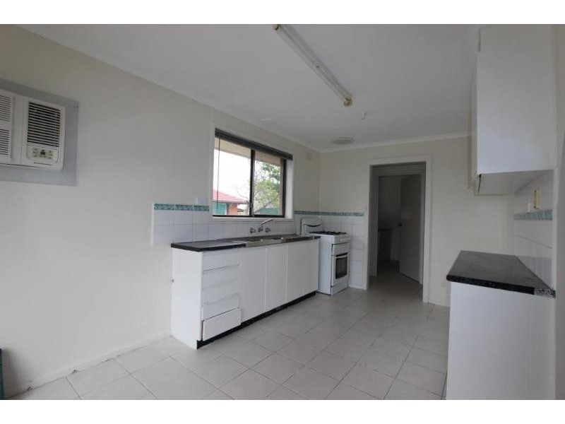 3 Peterborough Crs, Deer Park VIC 3023
