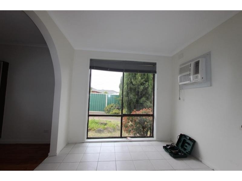 3 Peterborough Crs, Deer Park VIC 3023