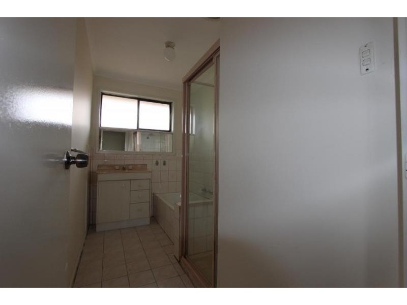 3 Peterborough Crs, Deer Park VIC 3023