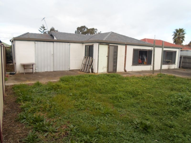 15 Winnington Street, Deer Park VIC 3023